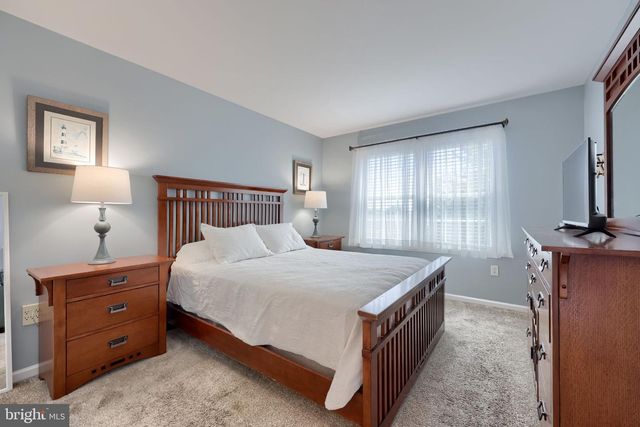 253 FIELDCREST LN, Ephrata, PA 17522