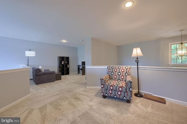 253 FIELDCREST LN, Ephrata, PA 17522