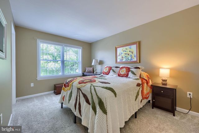 253 FIELDCREST LN, Ephrata, PA 17522