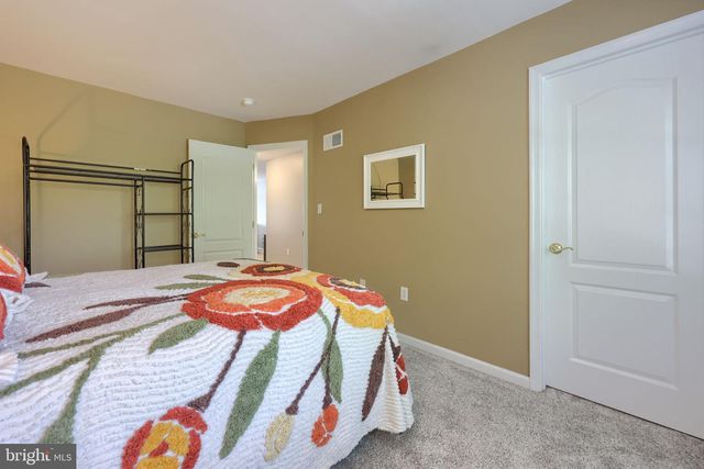 253 FIELDCREST LN, Ephrata, PA 17522