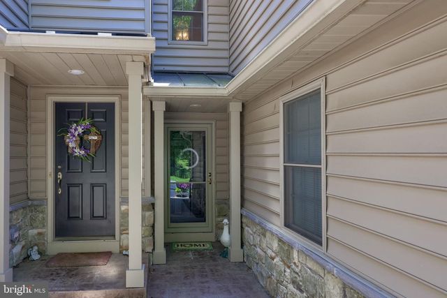 253 FIELDCREST LN, Ephrata, PA 17522