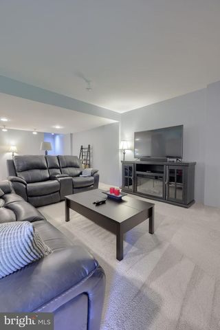 253 FIELDCREST LN, Ephrata, PA 17522
