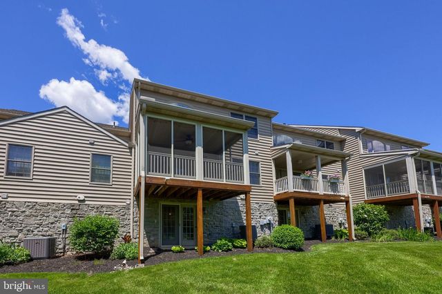 253 FIELDCREST LN, Ephrata, PA 17522