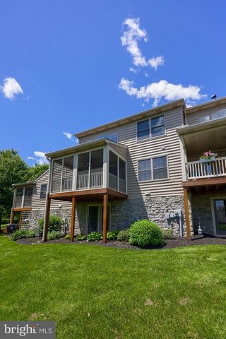 253 FIELDCREST LN, Ephrata, PA 17522