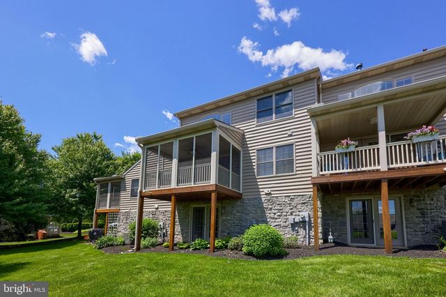 253 FIELDCREST LN, Ephrata, PA 17522