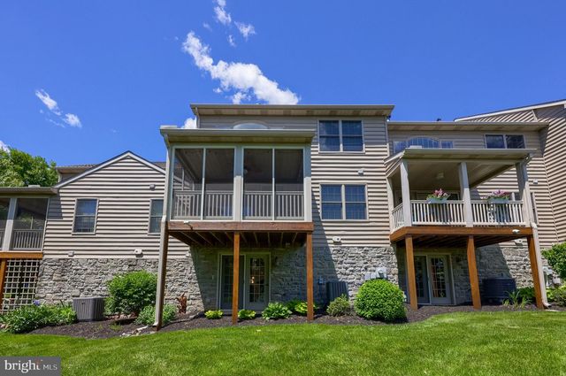 253 FIELDCREST LN, Ephrata, PA 17522