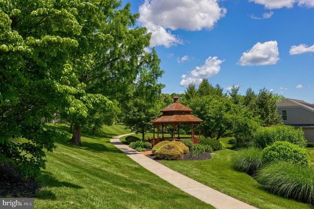 253 FIELDCREST LN, Ephrata, PA 17522