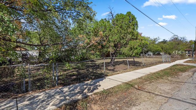 3302 W Houston, San Antonio, TX 78207