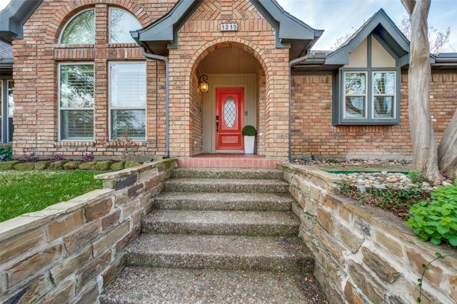 1215 Magnolia Drive, Carrollton, TX 75007