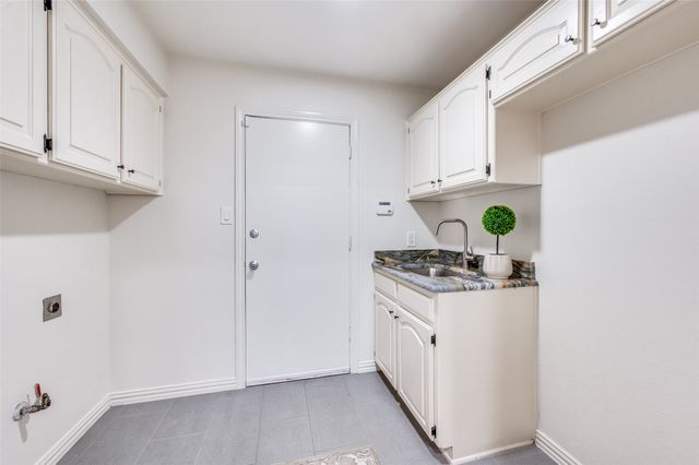 1215 Magnolia Drive, Carrollton, TX 75007