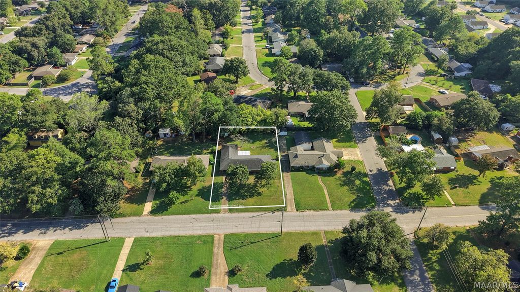 3006 Pelzer Avenue, Montgomery, AL 36109