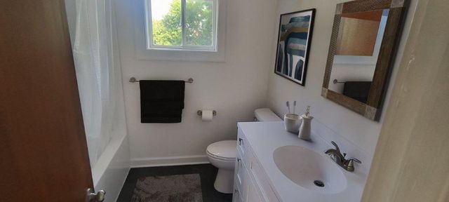 3S276 Gates Place, Warrenville, IL 60555