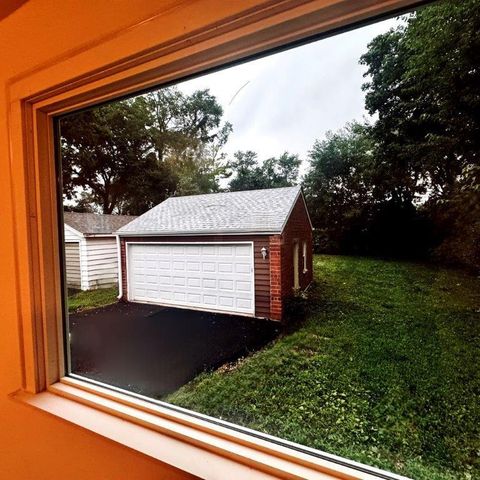 3S276 Gates Place, Warrenville, IL 60555