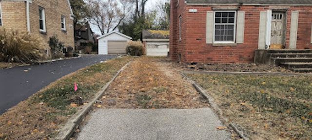 3S276 Gates Place, Warrenville, IL 60555