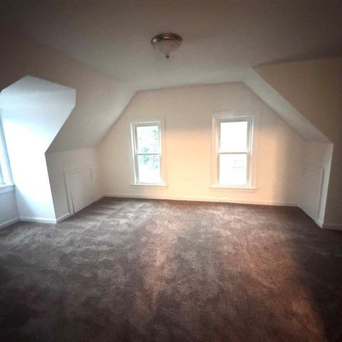 3S276 Gates Place, Warrenville, IL 60555