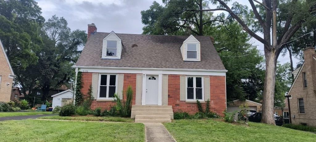 3S276 Gates Place, Warrenville, IL 60555