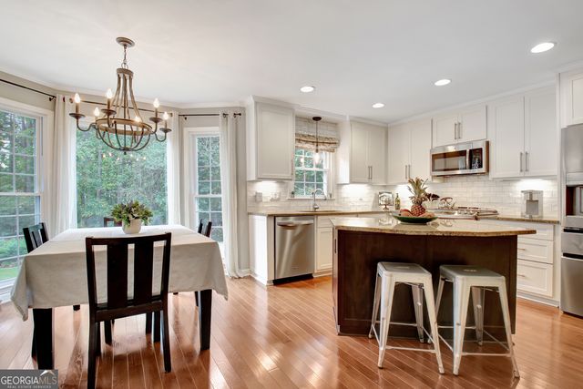 327 Walnut Grove Road, Peachtree City, GA 30269