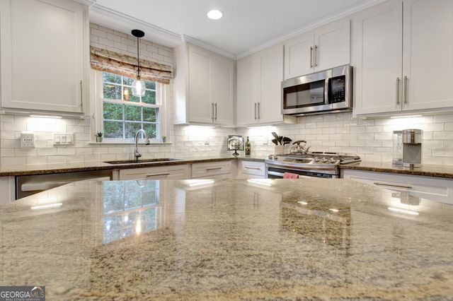 327 Walnut Grove Road, Peachtree City, GA 30269