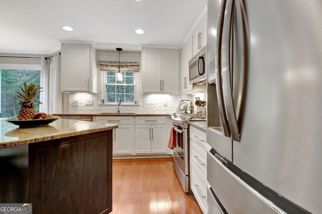 327 Walnut Grove Road, Peachtree City, GA 30269