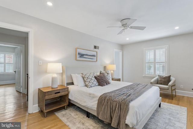 1109 N ILLINOIS ST, Arlington, VA 22205