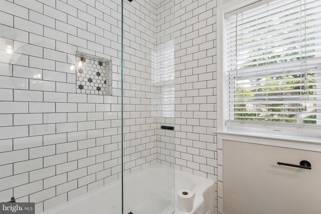 1109 N ILLINOIS ST, Arlington, VA 22205