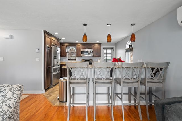 14 Malvern Ave, Tyngsborough, MA 01879