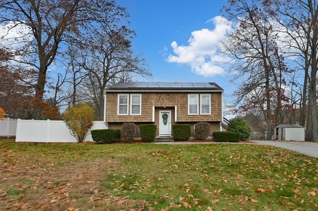 14 Malvern Ave, Tyngsborough, MA 01879