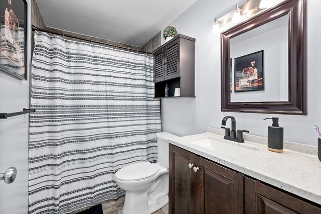 14 Malvern Ave, Tyngsborough, MA 01879