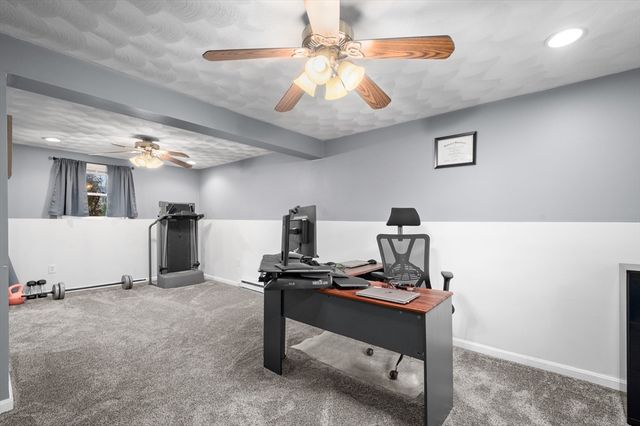 14 Malvern Ave, Tyngsborough, MA 01879