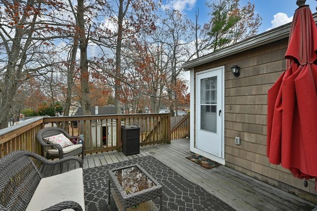 14 Malvern Ave, Tyngsborough, MA 01879