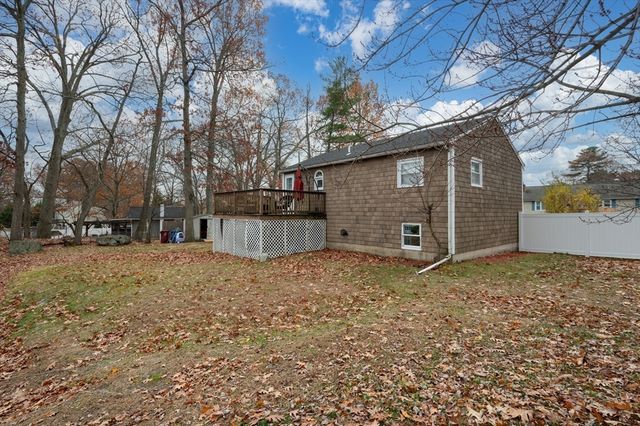 14 Malvern Ave, Tyngsborough, MA 01879