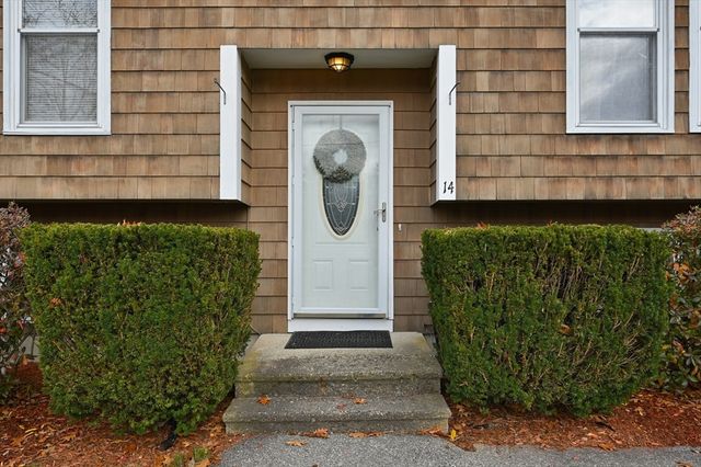 14 Malvern Ave, Tyngsborough, MA 01879