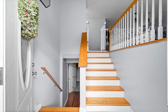 14 Malvern Ave, Tyngsborough, MA 01879