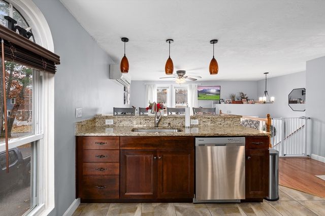 14 Malvern Ave, Tyngsborough, MA 01879