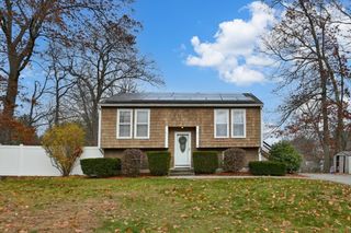 14 Malvern Ave, Tyngsborough, MA 01879