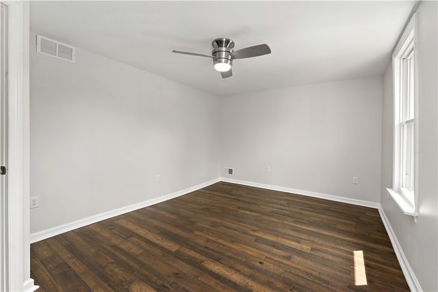 7717 Tuscarora St, Point Breeze, PA 15221