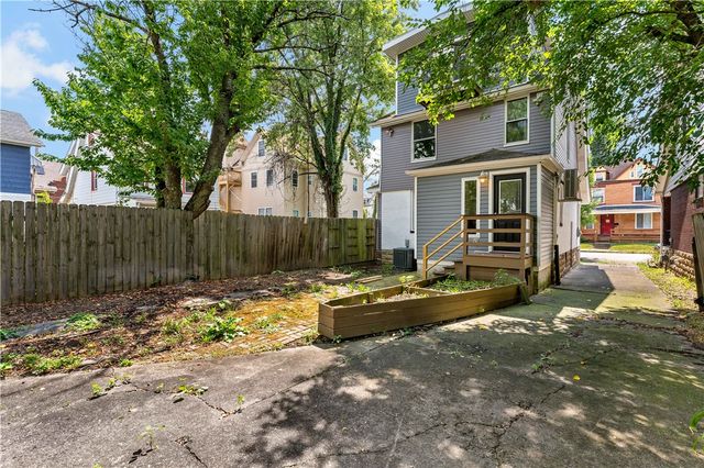 7717 Tuscarora St, Point Breeze, PA 15221