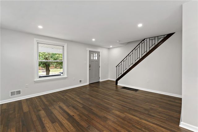 7717 Tuscarora St, Point Breeze, PA 15221