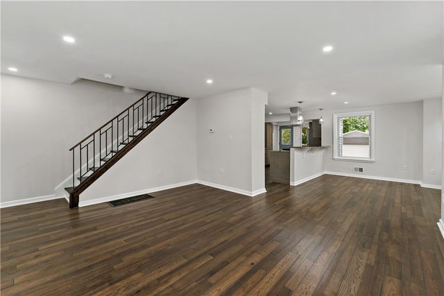 7717 Tuscarora St, Point Breeze, PA 15221