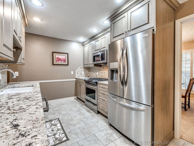 7710 S 73rd East Avenue, Tulsa, OK 74133