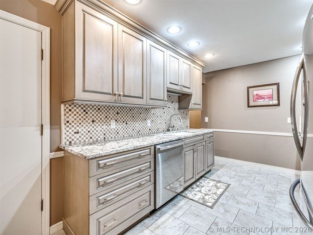 7710 S 73rd East Avenue, Tulsa, OK 74133
