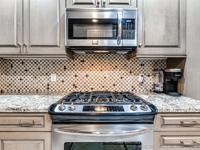 7710 S 73rd East Avenue, Tulsa, OK 74133
