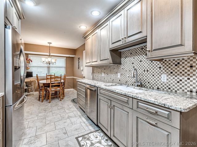 7710 S 73rd East Avenue, Tulsa, OK 74133