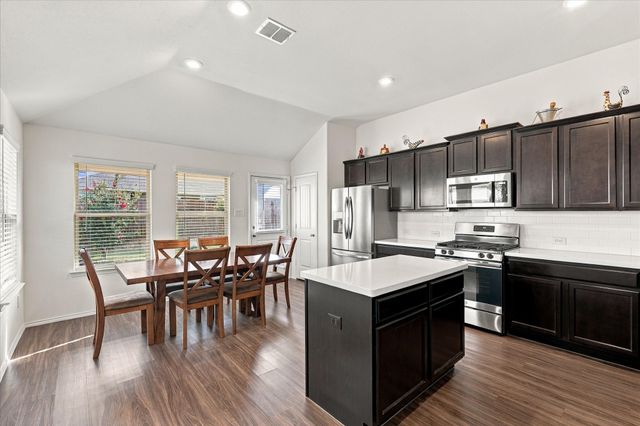 453 Pollyann Trail, Fort Worth, TX 76052