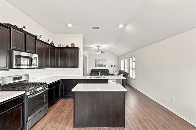 453 Pollyann Trail, Fort Worth, TX 76052
