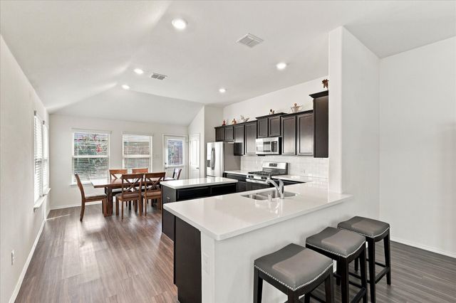 453 Pollyann Trail, Fort Worth, TX 76052