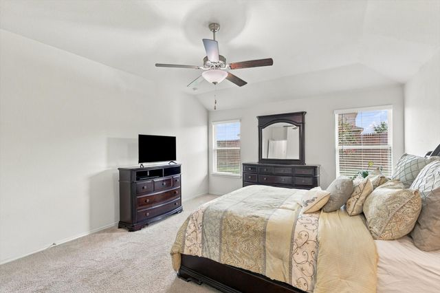 453 Pollyann Trail, Fort Worth, TX 76052