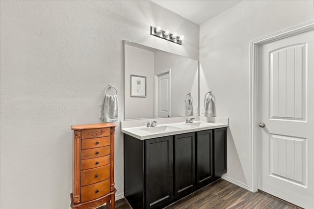 453 Pollyann Trail, Fort Worth, TX 76052