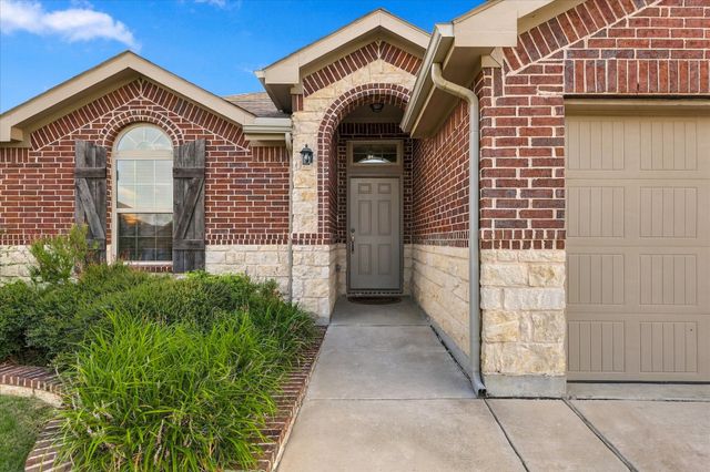 453 Pollyann Trail, Fort Worth, TX 76052