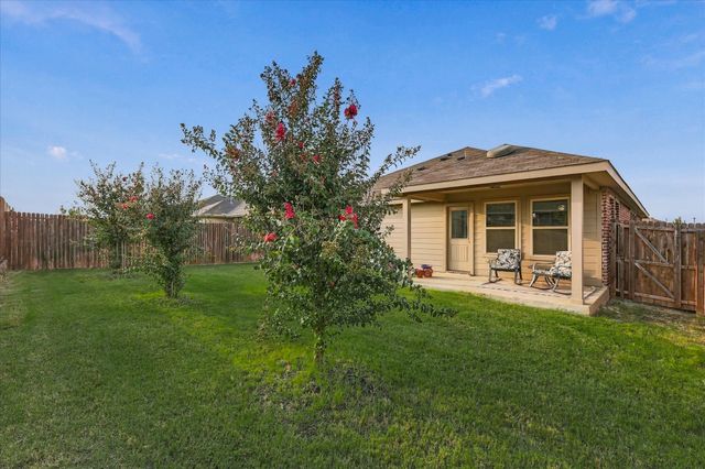 453 Pollyann Trail, Fort Worth, TX 76052